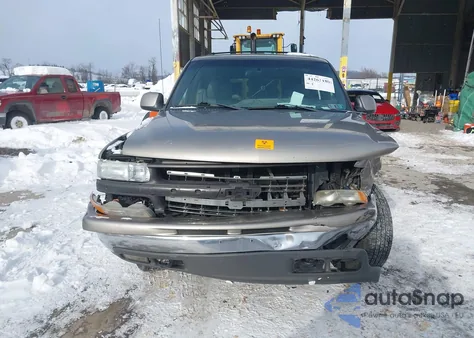 2000 Chevrolet Suburban 1500 Lt from USA, damaged, VIN 3GNFK16T7YG117715